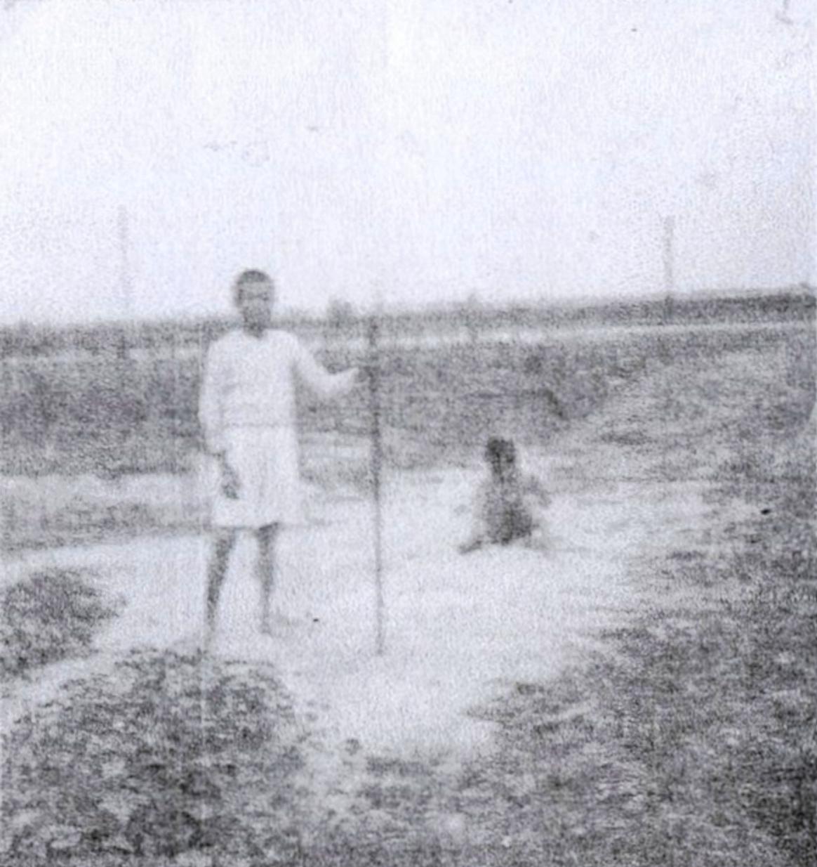 臺南市永康區烏竹里烏竹(臺南縣永康鄉屋竹村烏水腳)，地裂噴砂噴水。(根據方仁煜等, 1947)